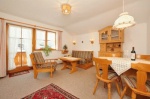 Wohnzimmer Wohnung Nr. 1 Alter Steinachweg 8