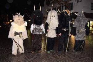 Bärbele- und Klausenmarkt in Oberstaufe