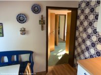 Durchblick-von-der-kueche-zum-flur-ferienwohnung-buring