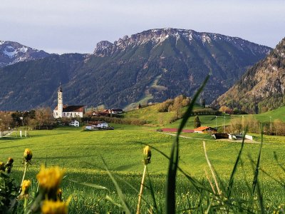 Breitenberg und Kirche von weitem