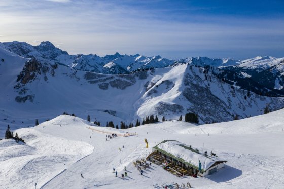 Gemütliche Einkehr mit Ausblick
