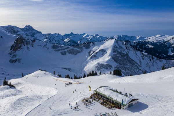Gemütliche Einkehr mit Ausblick