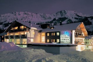 Hotel Alpengasthof Loewen Außenansicht Winter