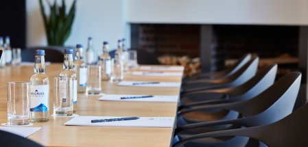 Moderner Tagungsraum im freistil. Boutiquehotel & Restaurant in Ofterschwang