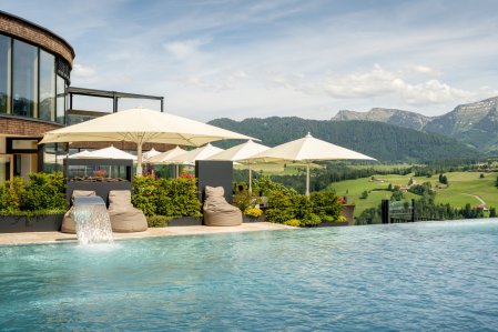 Bergkristall Mein Resort im Allgaeu Außenansicht Sommer