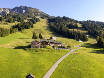 Biohotel Mattlihüs Außenansicht Sommer