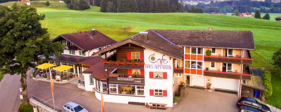 Hotel Alpenblick Außenansicht Sommer