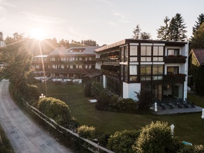 Wellnesshotel Mittelburg Außenansicht Sommer