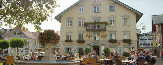 Hotel Restaurant Adler Außenansicht Sommer