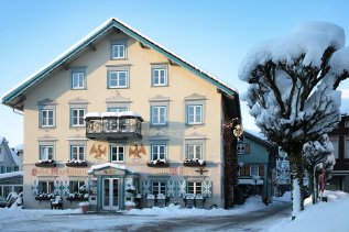 Hotel Restaurant Adler Außenansicht Winter