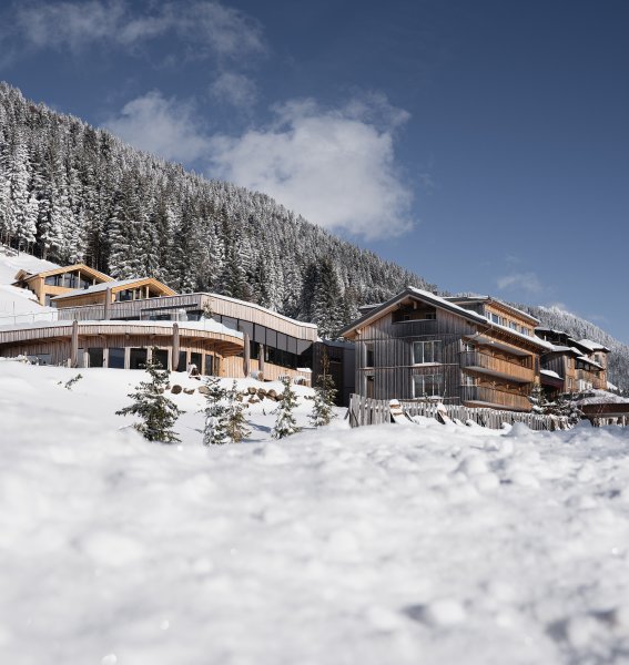 Außenansicht vom Hotel Torghele's Wald & Fluh in Balderschwang im Winter