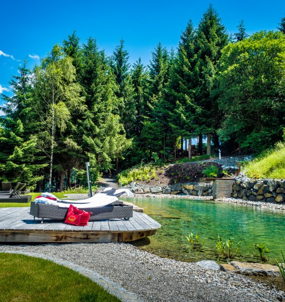 Naturteich im Allgäuhotel Tanneck in Fischen