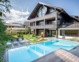 Außenansicht vom Das Freiberg Romantik Hotel in Oberstdorf im Sommer