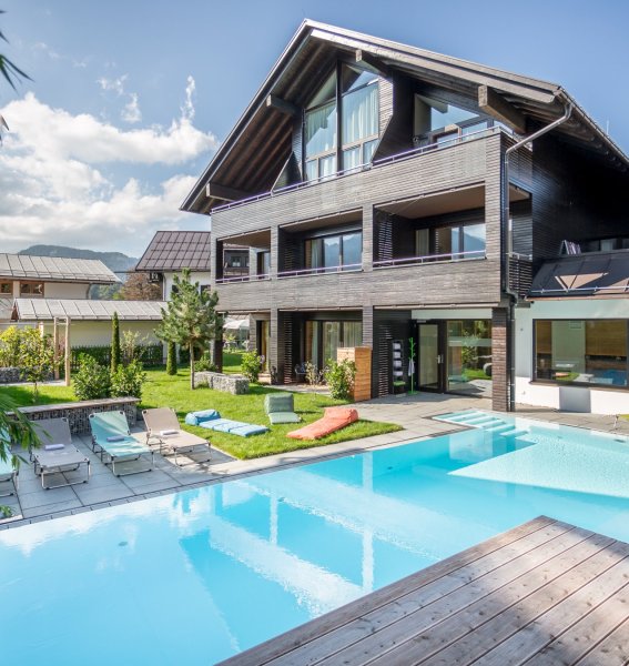 Außenansicht vom Das Freiberg Romantik Hotel in Oberstdorf im Sommer