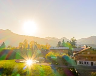 Außenansicht vom Hotel Kühberg in Oberstdorf im Sommer
