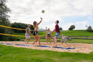 Sonnenalp Resort Freizeitaktivität Volleyball