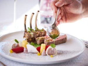 Ansprechend angerichtete Speise im Hanusel Hof in Weitnau