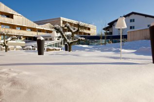 Tannenhof Sport & Spa Außenansicht Winter