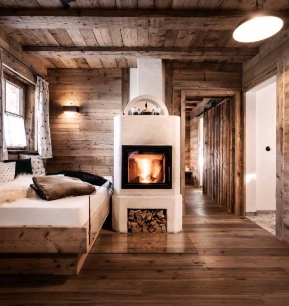 Der Kamin in den Alpin Chalets in Oberjoch lädt zum entspannen ein