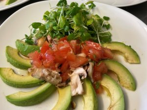 Ansprechend angerichteter Salat im DIANA Naturpark Hotel in Oberstaufen
