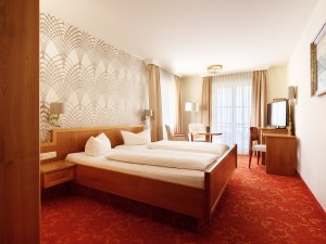 Großzügig geschnittenes Zimmer im Hotel Mohren in Oberstdorf