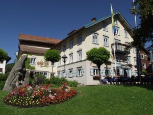Außenansicht vom Hotel Restaurant Adler in Oberstaufen