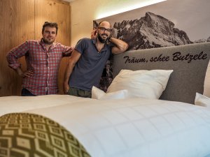 Einblick in das Kluftinger Zimmer im Allgäuhotel Tanneck in Fischen im Allgäu