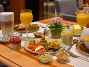 Einblick in das Frühstück im DIANA Naturpark Hotel in Oberstaufen
