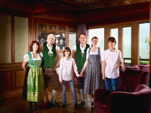 Familienbild der Familie Gross des Hotel Prinz-Luitpold-Bad in Bad Hindelang.