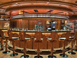 Stießbergbar in schöner Holzoptik im Hotel Allgäu Sonne in Oberstaufen