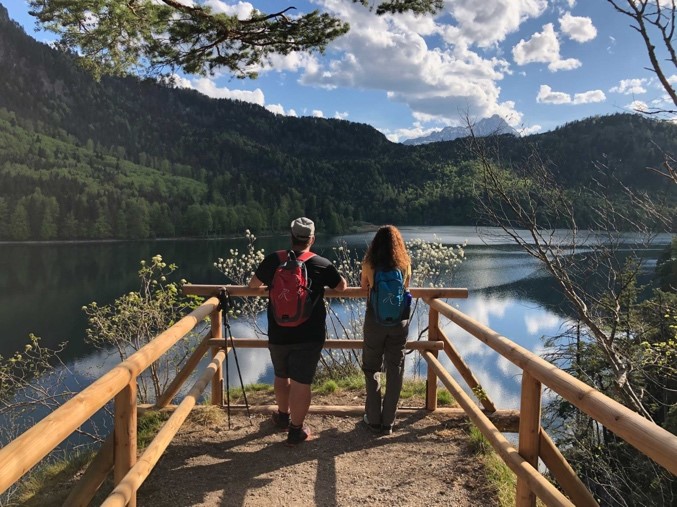 Hotel Das Rübezahl Wandern Zwei Gäste vom Hotel Das Rübezahl in Schwangau beim Wandern