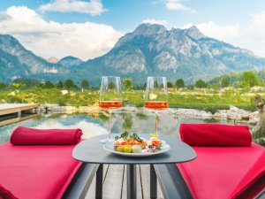 Einblick in den Garten im Hotel Das Rübezahl in Schwangau
