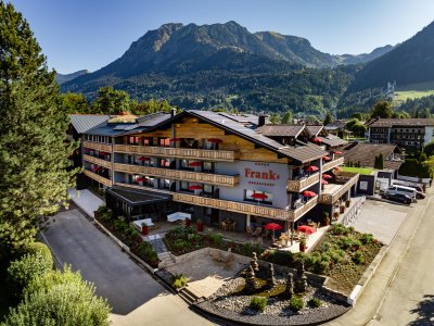 Hotel Franks Außenansicht Sommer