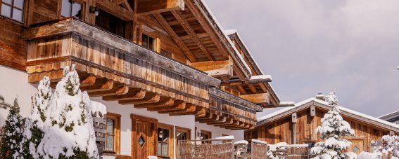 Alpin Chalets Außenansicht Winter