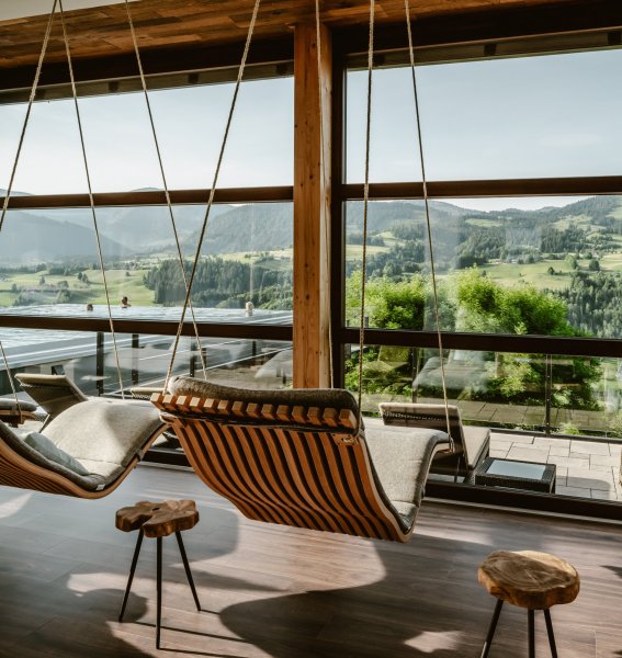Ausblick vom Wellnessbereich im Bergkristall - Mein Resort im Allgäu in Oberstaufen.