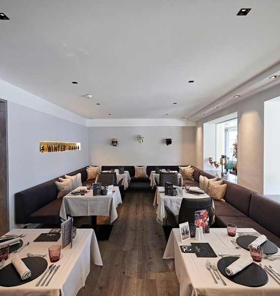 Einblick in das Restaurant im Hotel Rostenstock in Fischen