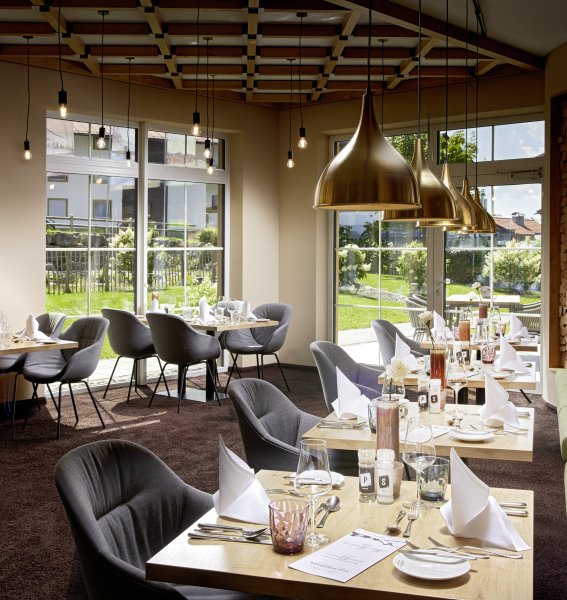 Einblick in das Restaurant im Panoramahotel Oberjoch