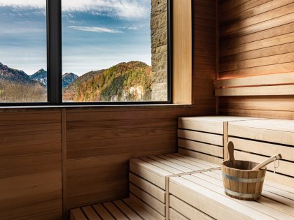 AMERON Neuschwanstein Alpsee Resort und Spa Sauna Ansicht der Sauna des AMERON Neuschwanstein Alpsee Resort und Spa in Hohenschwangau