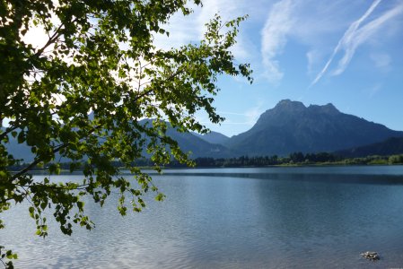 Füssen Forggensee Es ist der Forggensee an einem schönen Sommertag in der Nähe von Füssen zu sehen.
