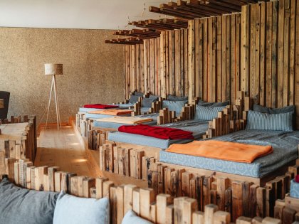 Es ist der Ruheraum des Hotel Oberstdorf zu sehen.