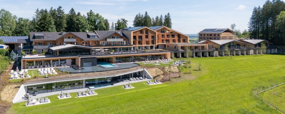 PANORAMA Allgäu Spa Resort Außenansicht Sommer