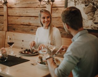 Alpe Dornach Abendessen Paar