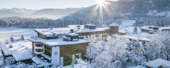 Sonnenalp Resort Außenansicht Winter