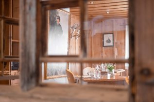 Einblick in das Restaurant des Romantikhotels Das Freiberg in Oberstdorf.