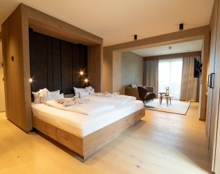 Einblick in ein Zimmer im Hotel Kaufmann in Roßhaupten.