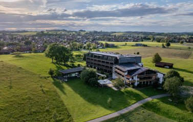 Außenansicht des Hotels Kaufmann in Roßhaupten.
