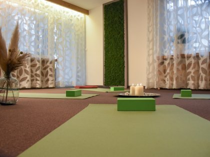 Einblick in den Yogaraum im DIANA Naturpark Hotel in Oberstaufen.