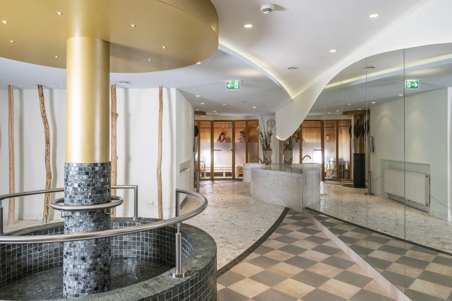 Einblick in den Wellnessbereich im Mondi Resort Oberstaufen.