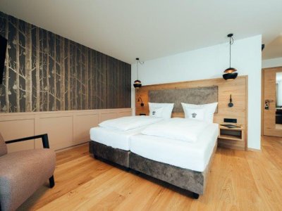 Einblick in ein Zimmer im Hotel Tradizio im Kleinwalsertal.