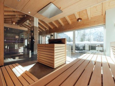 Einblick in die Sauna im Hotel Tradizio im Kleinwalsertal im Winter.